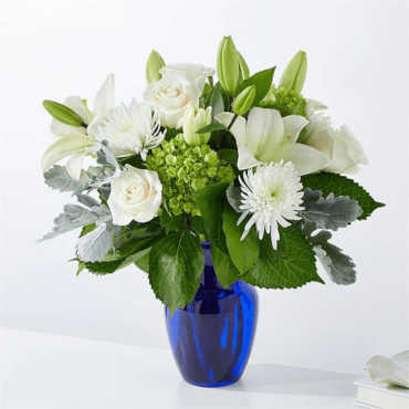Snowy Dreams Bouquet (made in a clear vase)