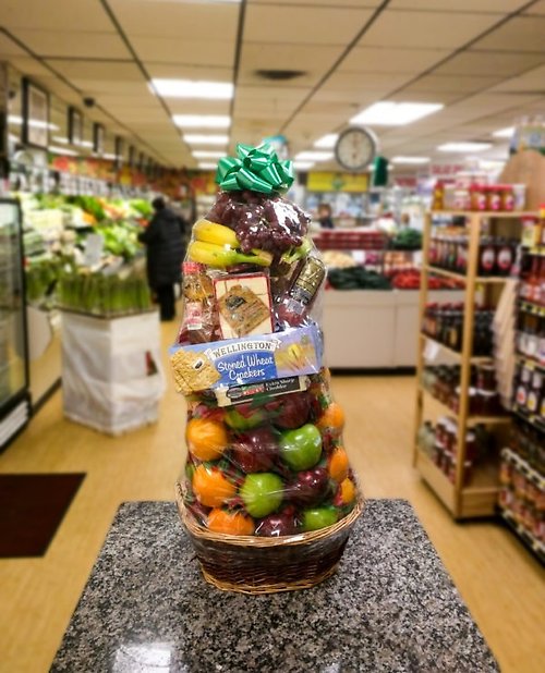 Sausage, Cheese, Crackers &#038; Fruit Basket