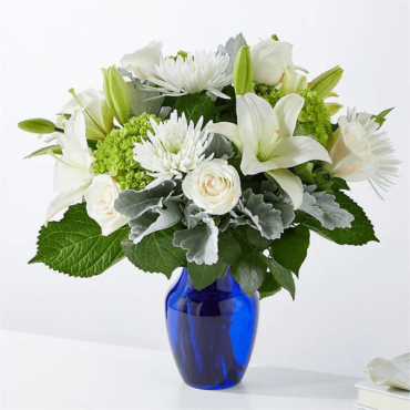 Snowy Dreams Bouquet (made in a clear vase)